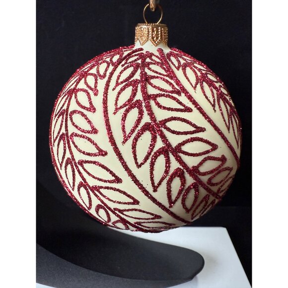 Large Glass Red & White Glitter Leaf Patterned Christmas 4" Ornament Ball - Picture 4 of 6